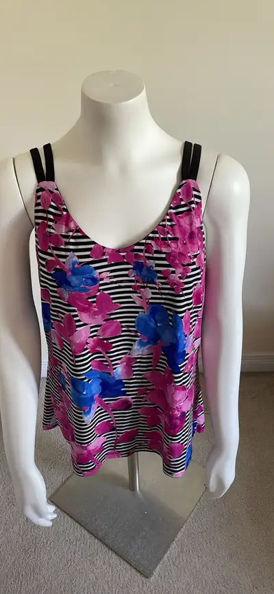 Laura Floral Tank Top brand new size L, View more