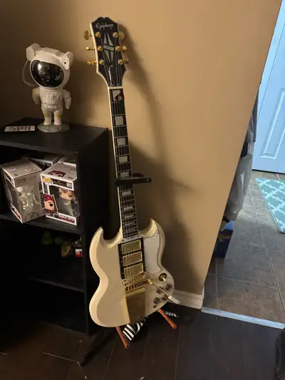 epiphone sg Les Paul custom, View more