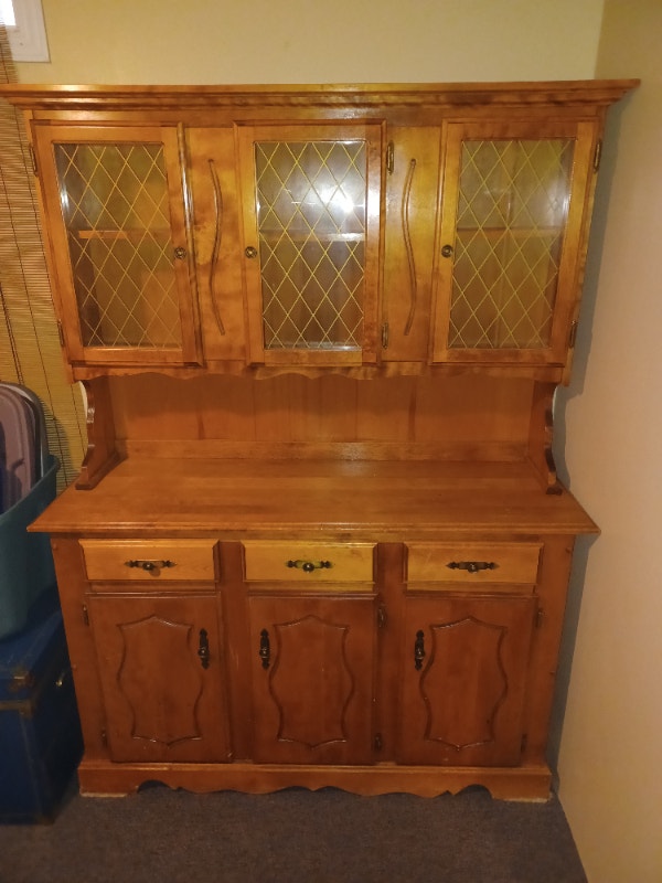 Buffet and hutch. Solid wood Hutches & Display Ottawa Kijiji