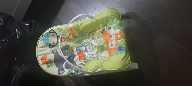 Baby rocker in Playpens, Swings & Saucers in Kitchener / Waterloo - Image 2