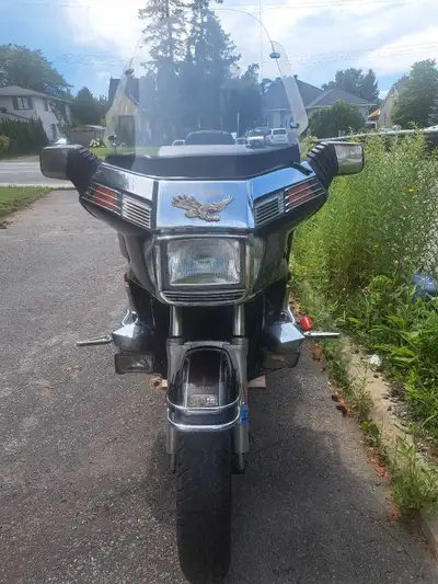 This bike runs like new and in amazing shape for it's age. Features include...am/fm cassette stereo,...
