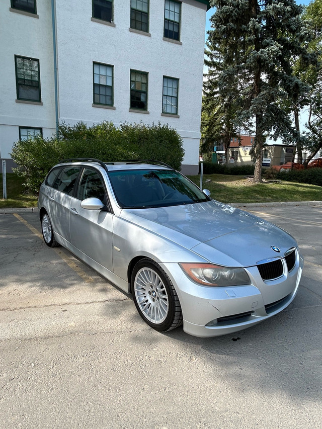 2007 BMW 328xi Touring  in Cars & Trucks in Calgary