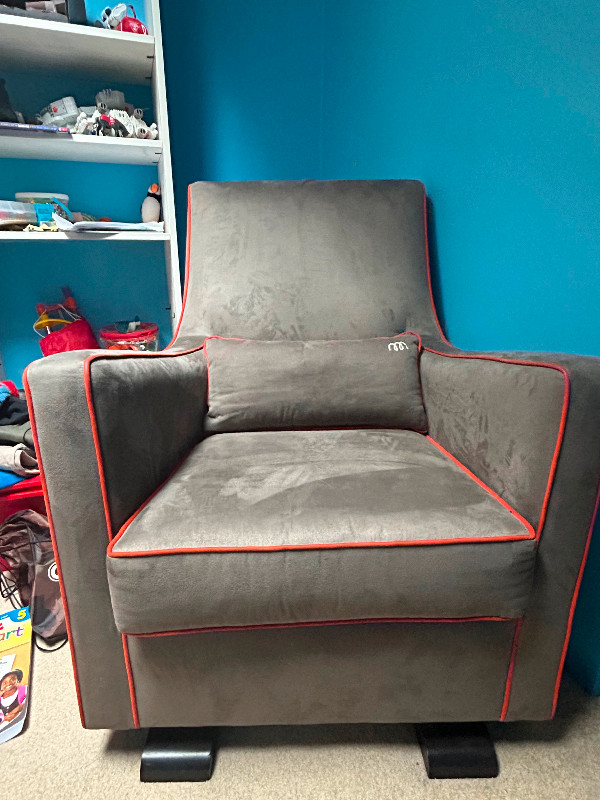 Nursing chair in Feeding & High Chairs in Vancouver
