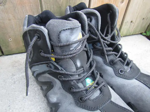 Size 11 Terra Venom Mid TR Work Boots in Men's Shoes in City of Toronto - Image 7