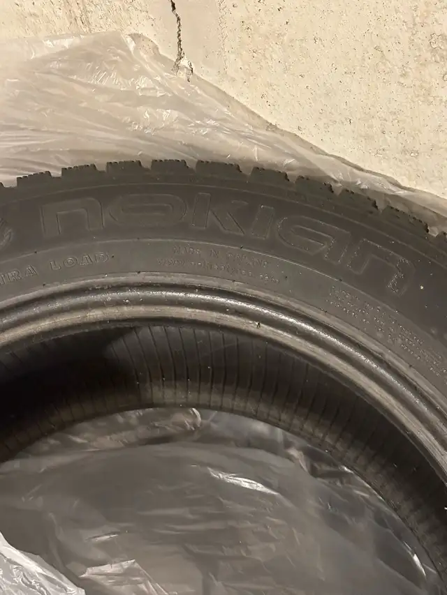 16” Winter Tires Hakkapeliitta 205/60/16 in Tires & Rims in Markham / York Region - Image 6