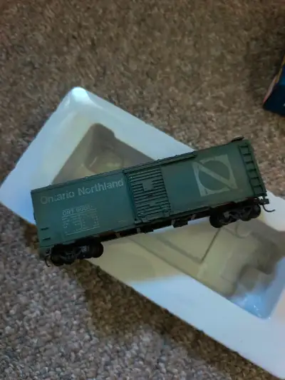 HO 40 foot boxcar in Ontario Northland. The car has steel wheels and kaydee couplers. I do not have...