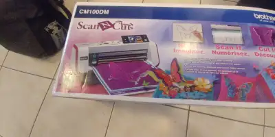 CM100DM cutting machine for hobby and crafts. Vinyl or paper cutting etc.