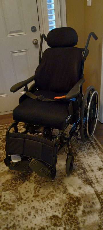 Medical Grade Wheelchair in Health & Special Needs in Woodstock - Image 2