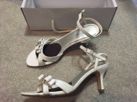 White dress shoes, size 8