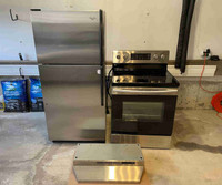 Fridge and Stove Appliance Pkg. for Kitchen/ Kitchenette