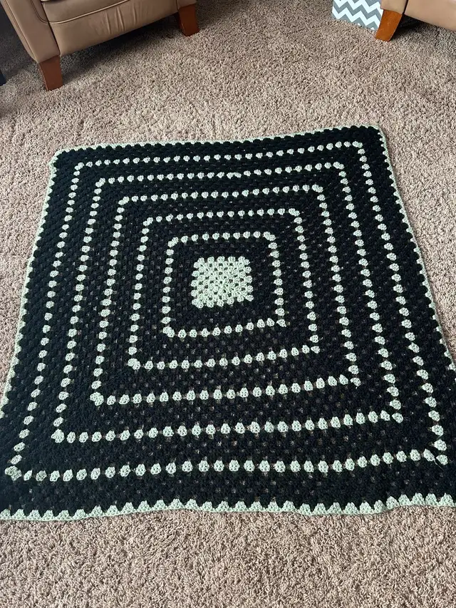 Handmade crocheted sage green and black throw blanket – 52“ squa in Home Décor & Accents in Saskatoon - Image 5