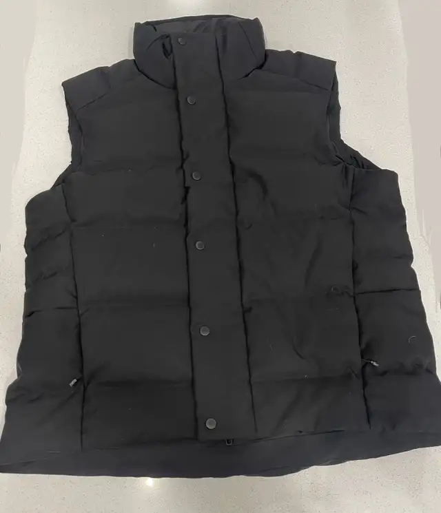 lulu lemon vest in Men's in Oakville / Halton Region - Image 2