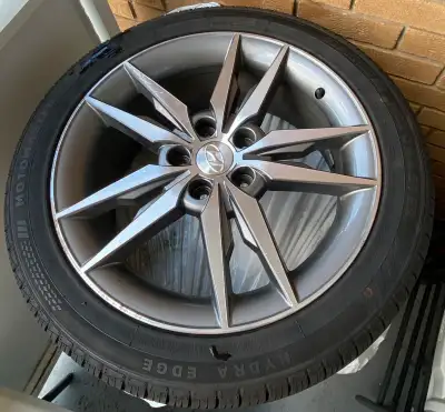 ✅ Tire Brand: MotoMaster (Summer Tires) ✅ Size: 235/45R18 ✅ Quantity: 4 tires (full set) ✅ Condition...
