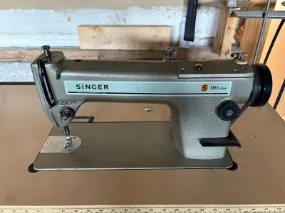 Singer 191D‑30 Industrial Sewing Machine – Complete Setup, View more