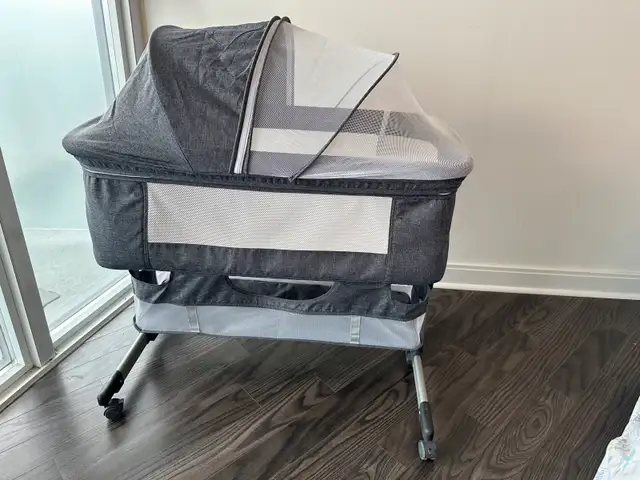 Baby bassinet in Cribs in Mississauga / Peel Region - Image 2