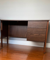 Sturdy Dark Brown Wood Veneer Desk