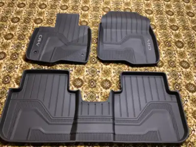Set of Honda Factory rubber floor mats that fit a 2023-2025 CRV. Brand new, asking 85.00 just in tim...