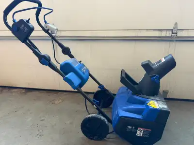 Works great no issues, handle folds down for easy storage. Comes with battery and charger. Battery i...