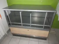 GLASS COUNTER