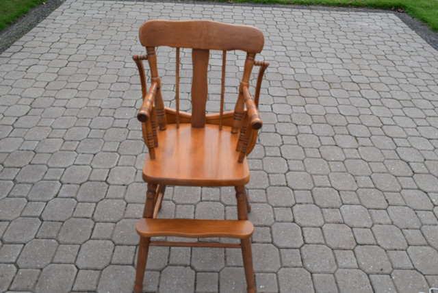Chaise haute en erable de marque ROXTON dans Autre  à Saint-Hyacinthe - Image 2