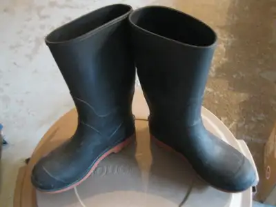 FOR SALE: pair of boy's rubber boots size 5, View more