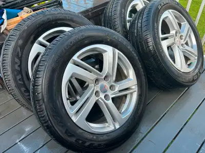235/60/18 All Season Tires GMC Alloy Wheels Used for 1 Season Manufactured late 2023 Fits GMC Terrai...