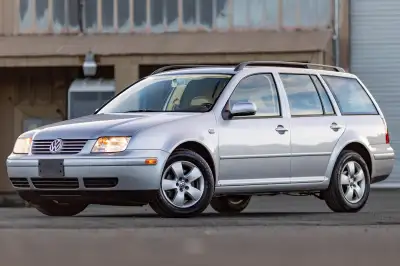 Looking for a Clean 2000-2003 Volkswagen Diesel Jetta or Golf with lower mileage . Would prefer a Je...