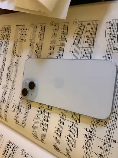 Iphone 15 64gb 85% batt BELL unlocked, View more