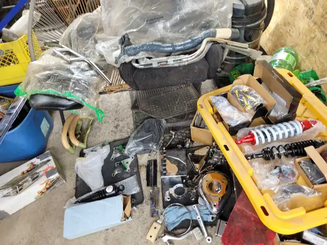 motorcycle parts and 1981 virago  in Street, Cruisers & Choppers in Kelowna - Image 5