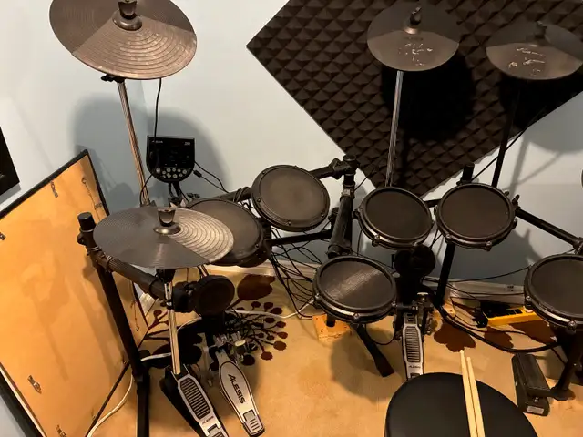 2 Electronic drum kits with Amp415732728291676161