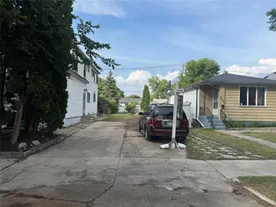 Offers as Received. Fantastic opportunity to own this 25’ x 123’ vacant lot in West Kildonan! This b...