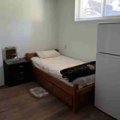 BACHELOR SUITE FOR RENT