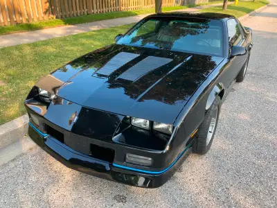 Camaro IROC Z - RPO Code 1LE Power windows Power Brakes Power hatch Power locks New, tires, brakes,...