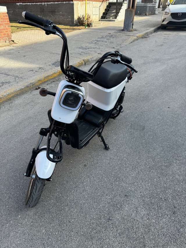 Scooter Électrique  dans Scooters et minimotos  à Ville de Montréal
