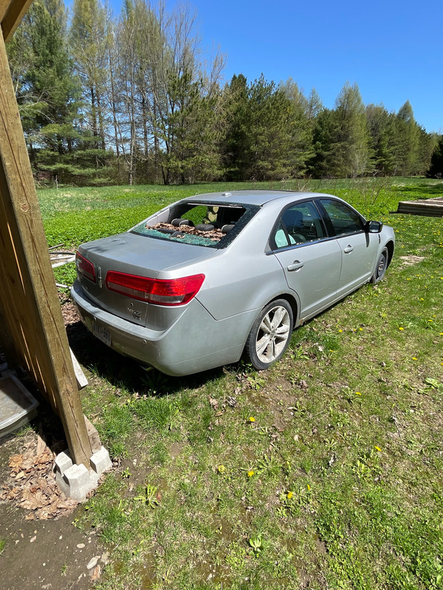 2010 Lincoln MKZ in Cars & Trucks in Kitchener / Waterloo - Image 3