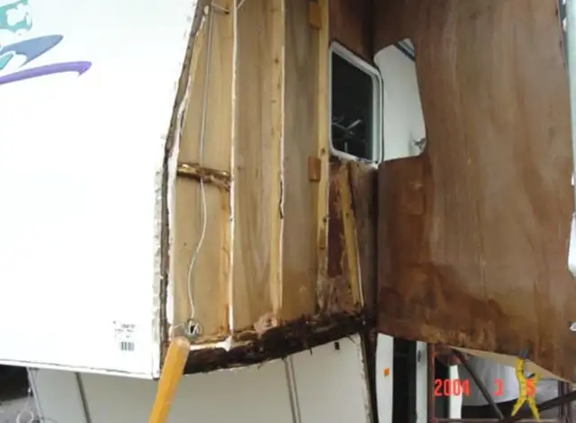FREE roof inspection of your trailer and RV in Travel Trailers & Campers in West Island - Image 8