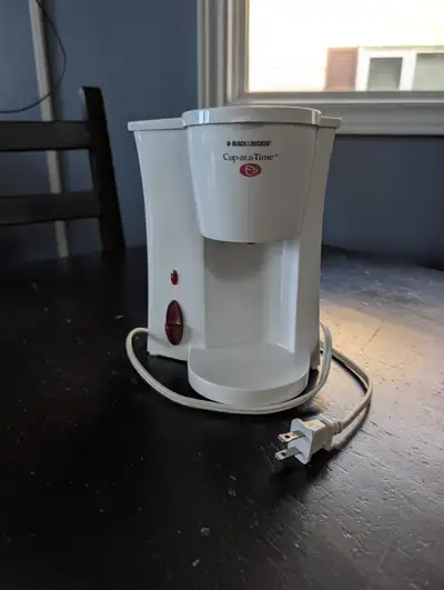 Black and Decker Single Serve Drip Coffee Maker - EUC, View more