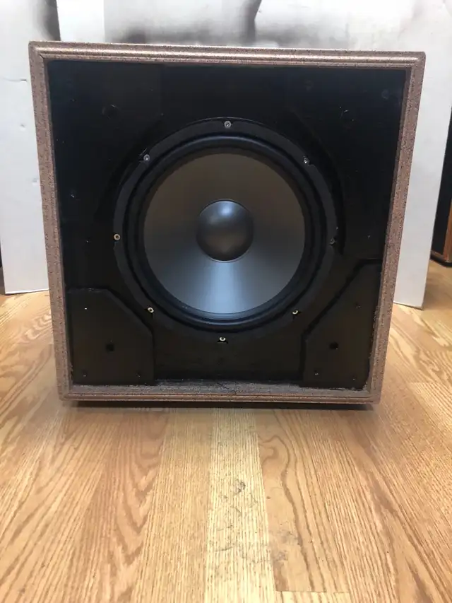 Subwoofer in Speakers in Markham / York Region - Image 2