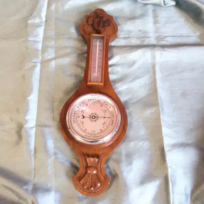 Antique TORWIN BRITISH Carved Aneroid Banjo Barometer Thermometer Walnut.