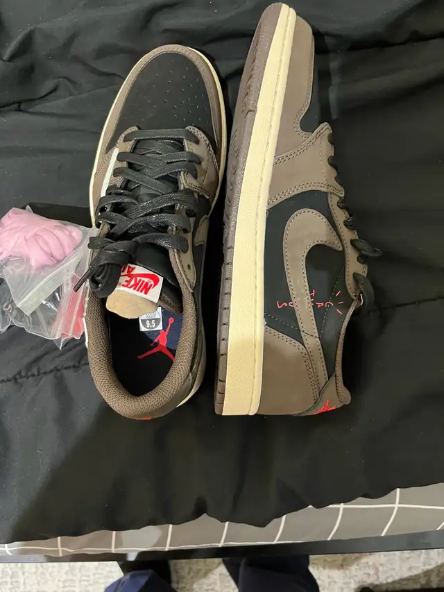 travis scott air jordan 1 low in Men's Shoes in Mississauga / Peel Region - Image 10