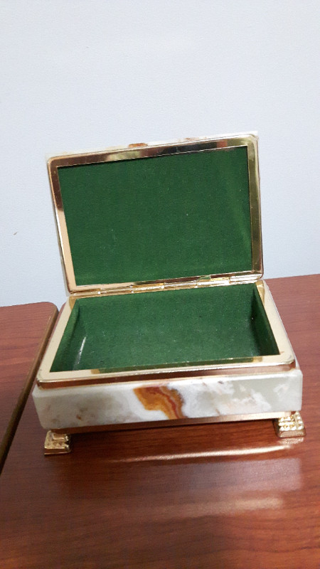 Vintage Mid-Century Rectangular Green Onyx Jewellery Box in Jewellery & Watches in Richmond - Image 3