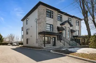 Superbe Condo 2CAC à louer à Ste Anne des plaines - for Rent