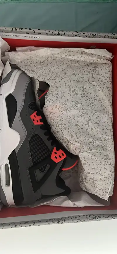 Jordan 4 infrared size 4y/5.5w, View more