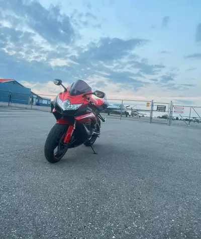 2009 Suzuki Gsxr600 Comes with- -Ceramic Coating Paint Protection -Full Brocks exhaust system -Asv L...