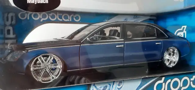 Maybach 62, Metalic Blue Hot Wheels WHIPS dropstars 1/18 Scale