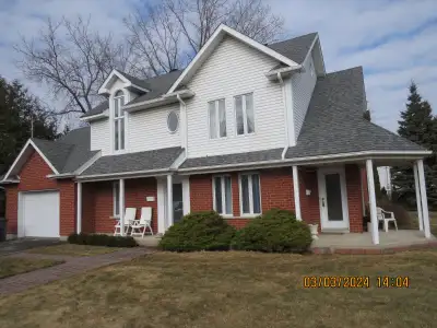 Location temporaire entre 2 et 4 mois max tout inclus (internet et électricité) 2 stationnements pou...