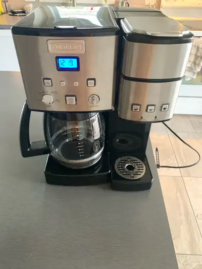 - Cafetière Cuisinart 2 en 1 (12 tasses & cafetiere une tasse), modèle SS-15C - Cafetière 12 tasses...