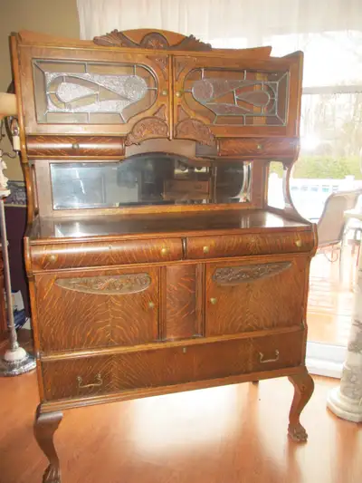 Buffet vaisselier en chêne, View more