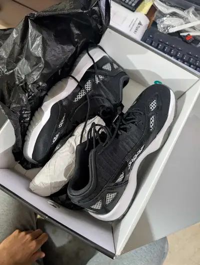 Jordan retro 11 IE Black/White Size 12, View more