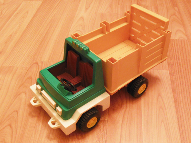 VINTAGE 1979 FISHER PRICE HUSKY HELPERS RODEO RIG PICK UP TRUCK in Toys & Games in Stratford